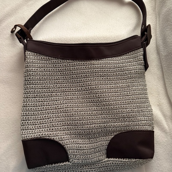 Ladies Handbag with needlepoint "L" tacked on front VINTAGE - Picture 2 of 3